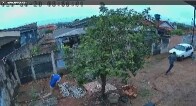 V&iacute;deo mostra integrantes do PCC pulando muro e correndo ap&oacute;s fuga de delegacia em Porto Velho
