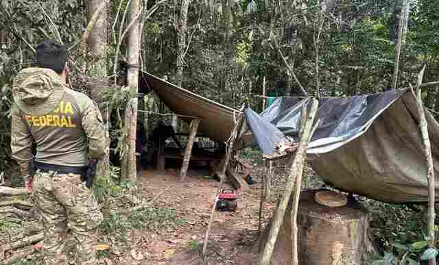 Duas serrarias m&oacute;veis s&atilde;o encontradas em &aacute;rea de explora&ccedil;&atilde;o ilegal dentro de terra ind&iacute;gena