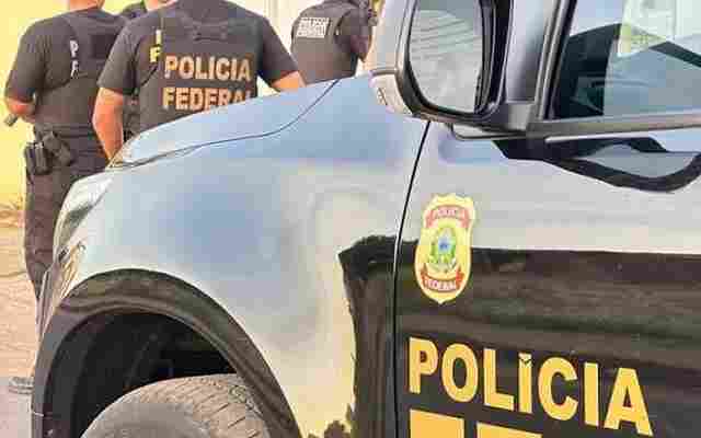 PF faz buscas contra extra&ccedil;&atilde;o ilegal de madeira em terra ind&iacute;gena e prende dois em Rond&ocirc;nia
