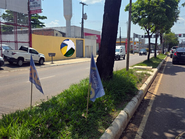 Justiça Eleitoral notifica campanhas sobre proibição de bandeiras em canteiros e carros de som em "pit stops"