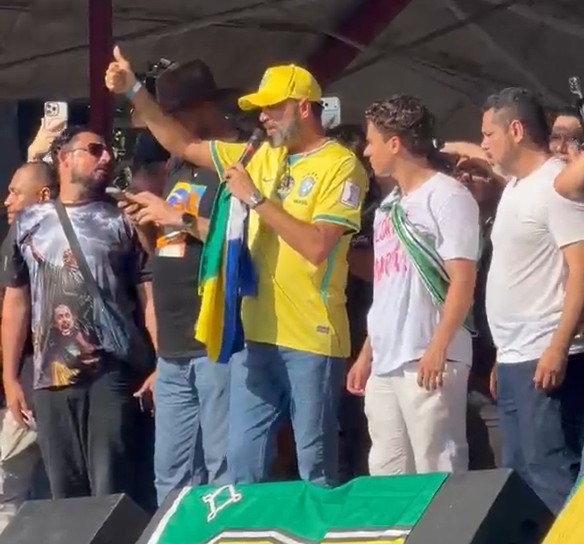 Bruno Scheid e Nikolas Ferreira levantam multidão em Macapá pelo impeachment de Alexandre de Moraes