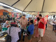 Expedito Netto visita feira popular de Guajar&aacute;-Mirim e conversa com moradores
