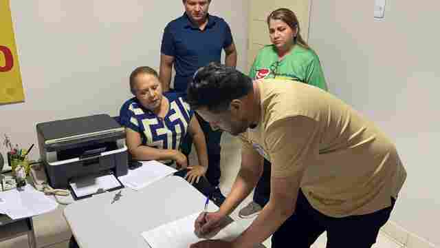 Samuel Costa assina Carta Compromisso com trabalhadores da Sesau e defende valoriza&ccedil;&atilde;o da sa&uacute;de p&uacute;blica