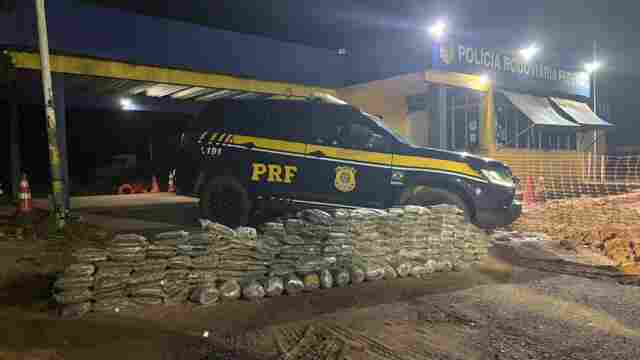 PRF apreende mais de 200 kg de drogas e prende tr&ecirc;s pessoas na BR-364