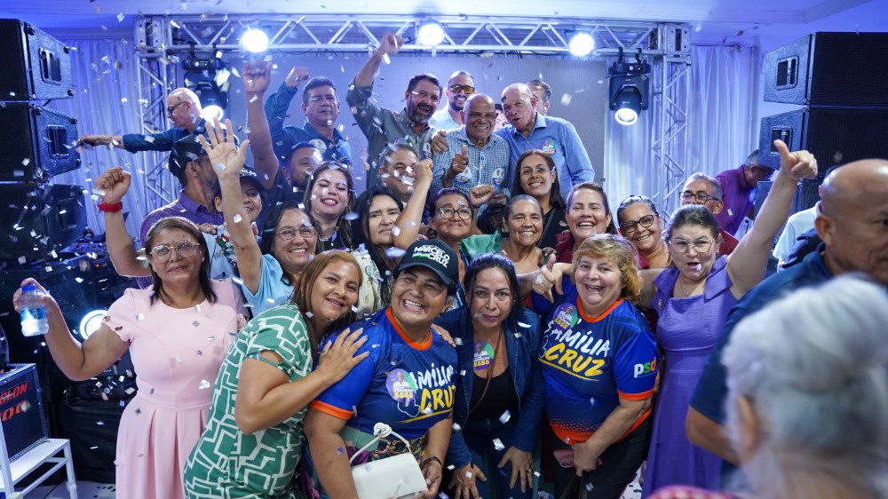 Ato em Favor da Vida e da Fam&iacute;lia re&uacute;ne pastores e marca assinatura de carta de compromisso por Pastor Evanildo