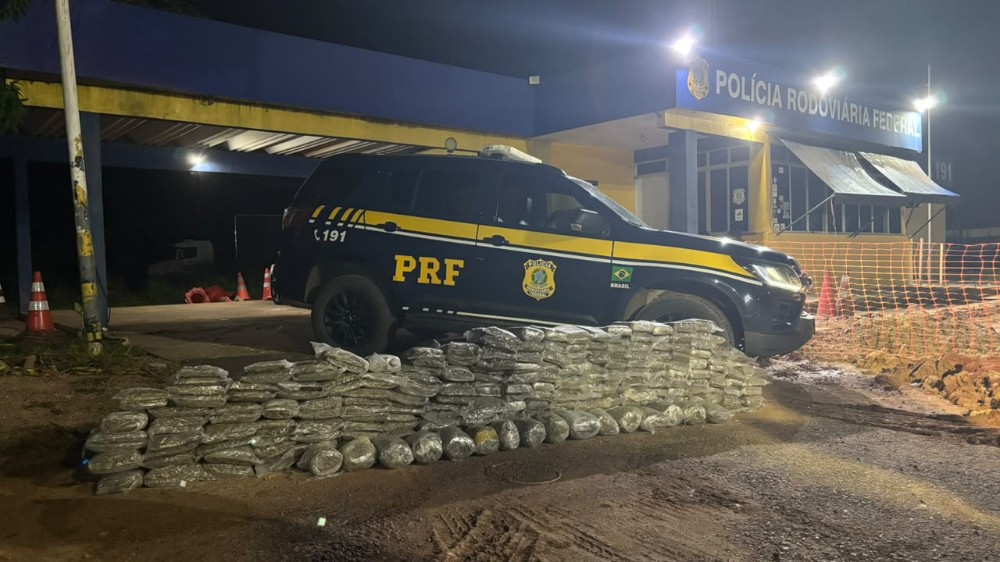 PRF apreende mais de 200 kg de drogas e prende tr&ecirc;s pessoas na BR-364