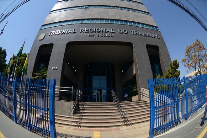 Justi&ccedil;a do Trabalho anula justa causa de trabalhadora acusada de furto por cliente