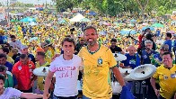 Bruno Scheid e Nikolas Ferreira comandam "Fora Moraes" diante de multidão em Ji-Paraná