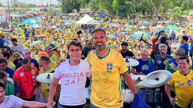 Bruno Scheid e Nikolas Ferreira comandam "Fora Moraes" diante de multidão em Ji-Paraná