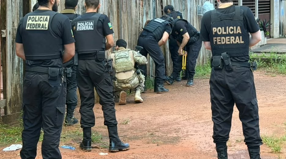 PF cumpre três mandados em investigação sobre contratos da Saúde de Guajará-Mirim