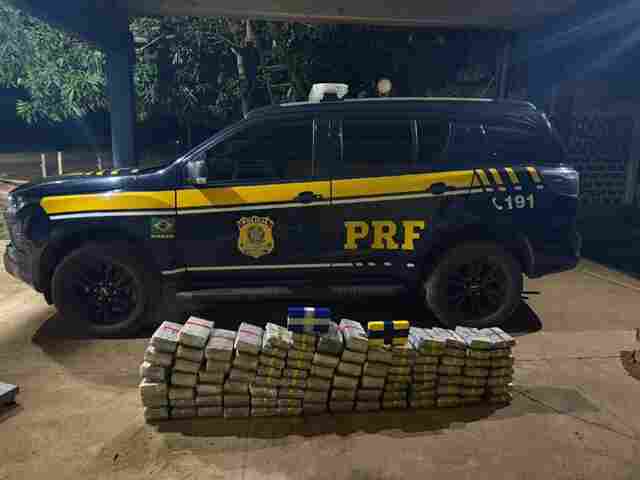 PRF apreende mais de 100 kg de drogas em caminhonete na BR-364 em Porto Velho