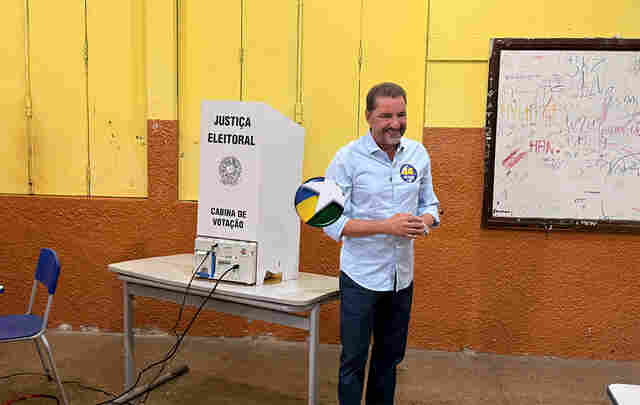 Hildon questiona pesquisa ao votar em Porto Velho: "N&atilde;o faz sentido"
