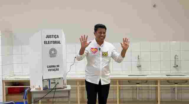 V&iacute;deo: F&uacute;ria vota em Cacoal, agradece rondonienses e espera 2&ordm; turno