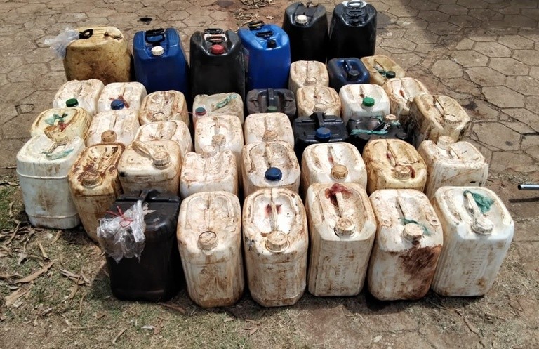 PF prende um e apreende 1.000 litros de combustível em porto clandestino