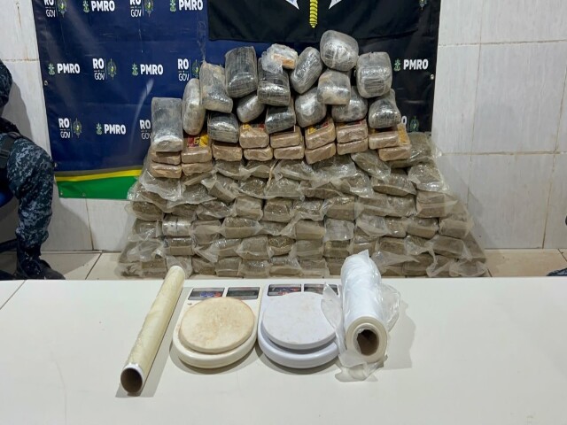 Denúncia de moradores leva PM a encontrar mais de 100 kg de drogas em Porto Velho