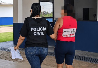 Justi&ccedil;a manda prender mulher investigada por coa&ccedil;&atilde;o e favorecimento de criminosos em Porto Velho