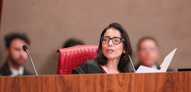 TSE mant&eacute;m remo&ccedil;&atilde;o de publica&ccedil;&atilde;o que associa Fl&aacute;vio Bolsonaro &agrave; opera&ccedil;&atilde;o da PF