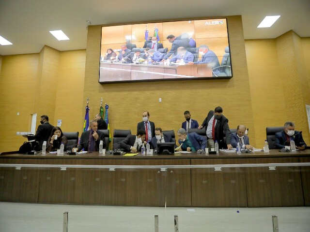 Sem quórum, Assembleia Legislativa não vota adequação de R$ 96,7 milhões do Fitha e Arom pede ajuda