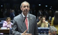 Omar Aziz &eacute; eleito governador do Amazonas
