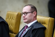 Ministro do STF prorroga elei&ccedil;&atilde;o em duas horas em todo o pa&iacute;s