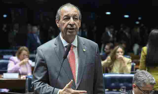 Omar Aziz &eacute; eleito governador do Amazonas
