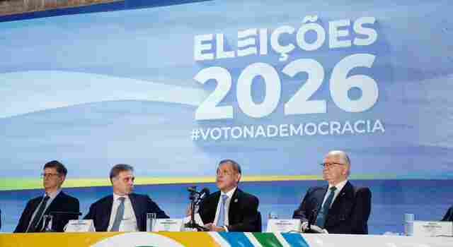 Presidente do TSE anuncia reelei&ccedil;&atilde;o de Lula e faz balan&ccedil;o do 2&ordm; turno