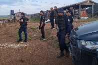 Pol&iacute;cia Civil cumpre mandados ap&oacute;s descoberta de arma e ind&iacute;cios de crimes ambientais perto de parque estadual