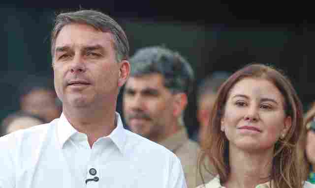 Avi&atilde;o com Fl&aacute;vio Bolsonaro e fam&iacute;lia segue para Miami
